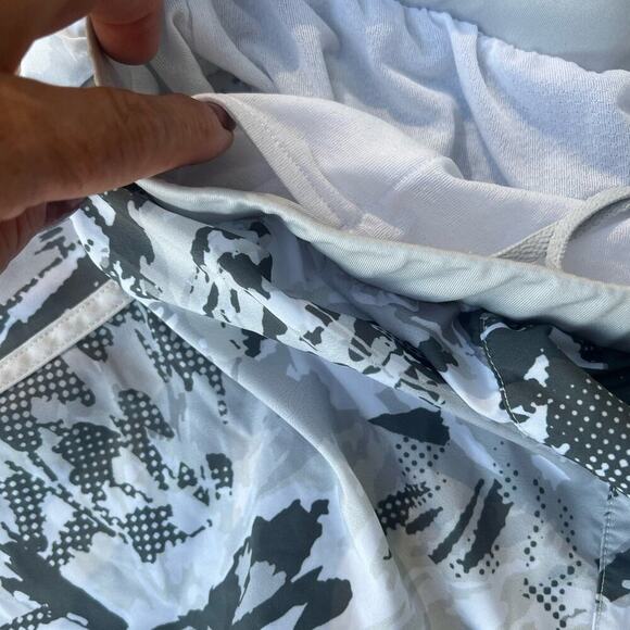 Nike Heat Gear with undies, elastic waistband. Women's size M, Loose shorts - Picture 4 of 6